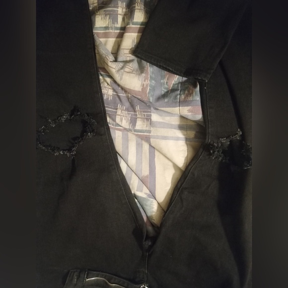 Ripped black designer Mnml jeans - Picture 3 of 6